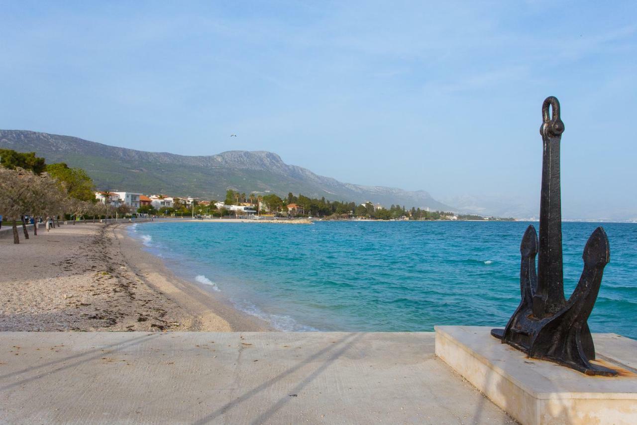 Seafront Apartment In Historical Cippico Castle Kaštela Exteriör bild