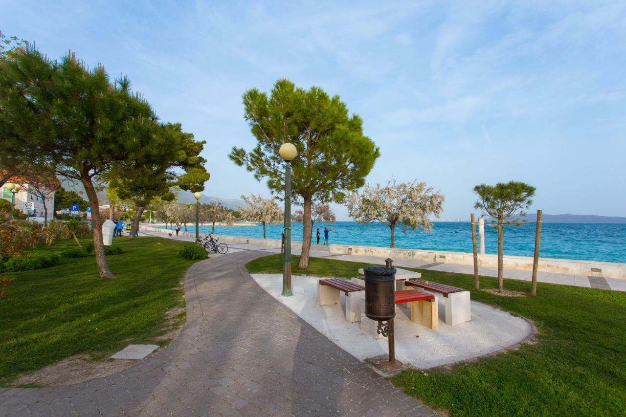 Seafront Apartment In Historical Cippico Castle Kaštela Exteriör bild